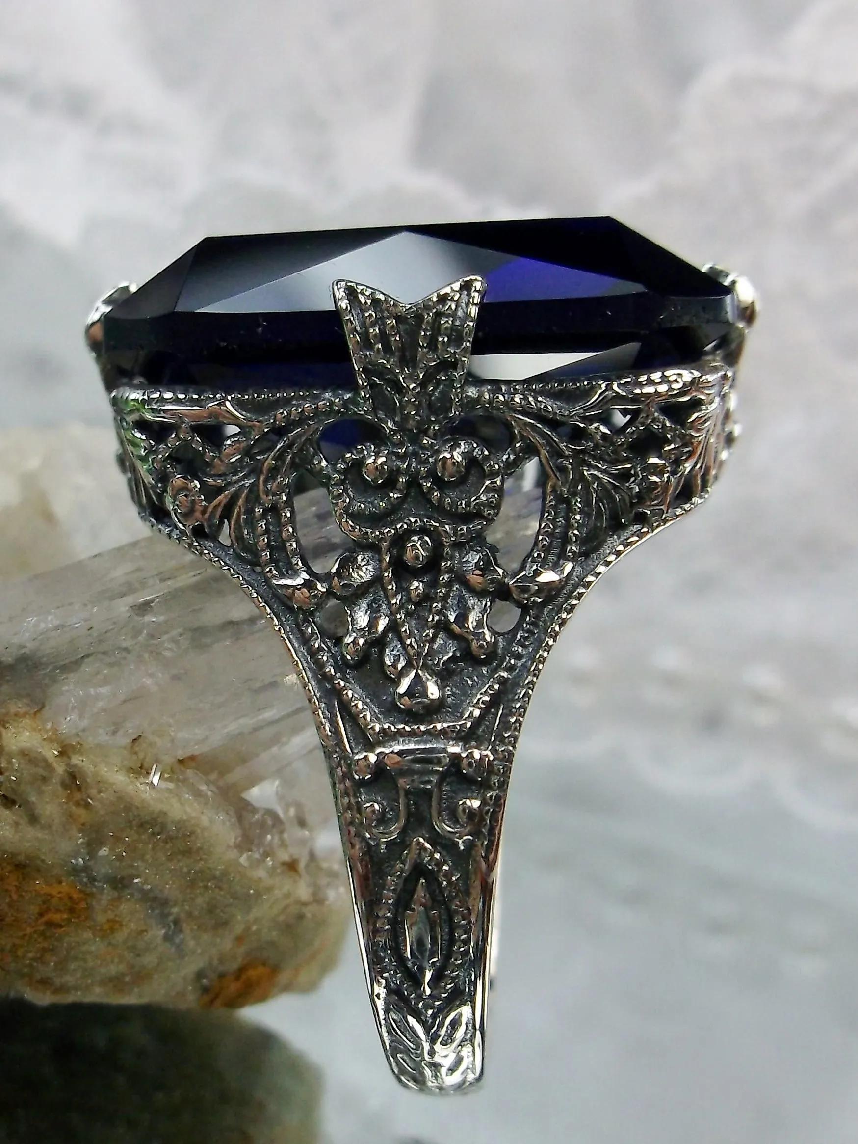 Blue Sapphire Ring, Vintage Jewelry #D202