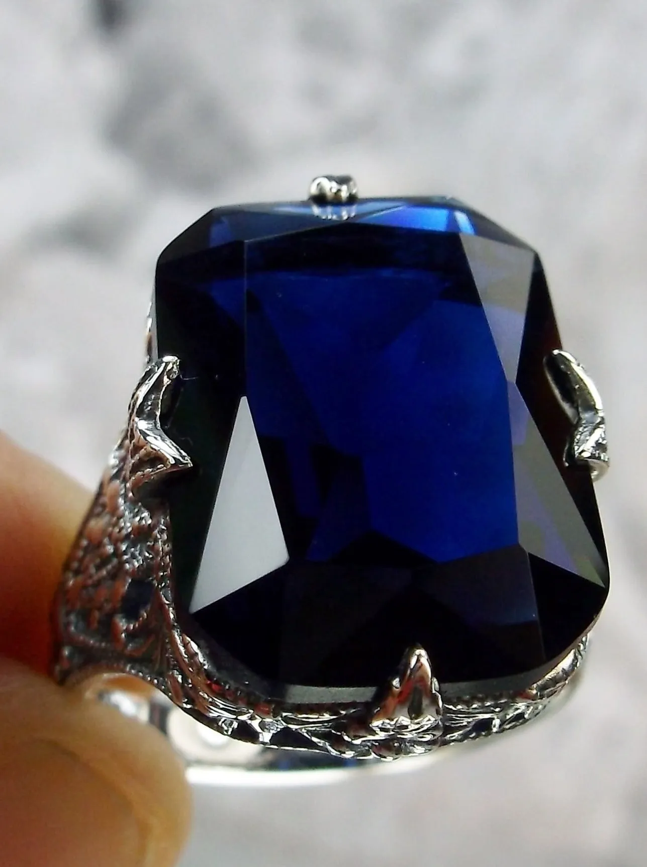 Blue Sapphire Ring, Vintage Jewelry #D202
