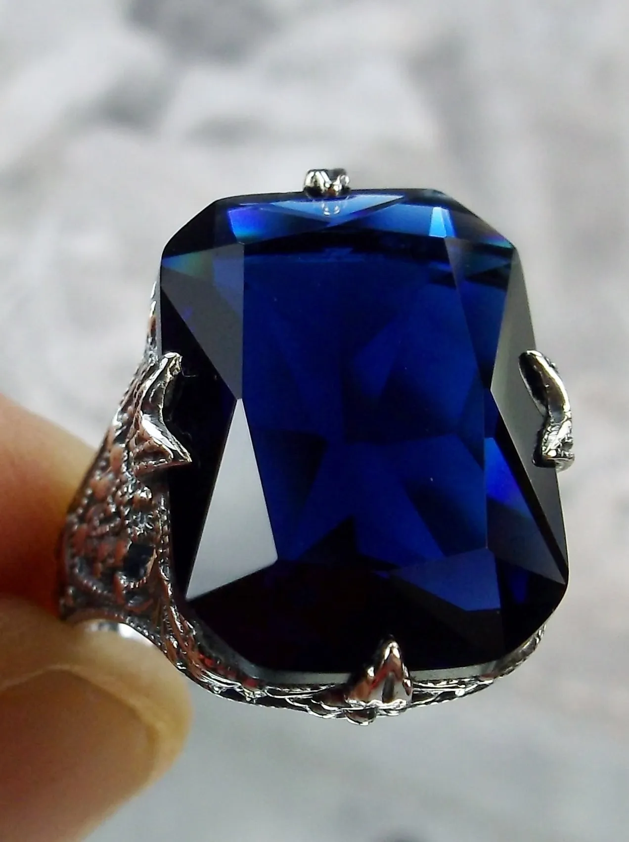 Blue Sapphire Ring, Vintage Jewelry #D202