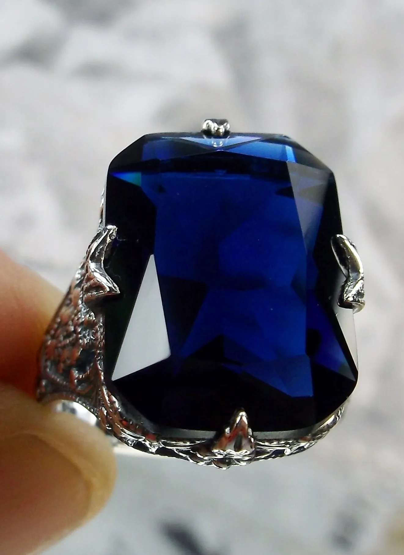 Blue Sapphire Ring, Vintage Jewelry #D202