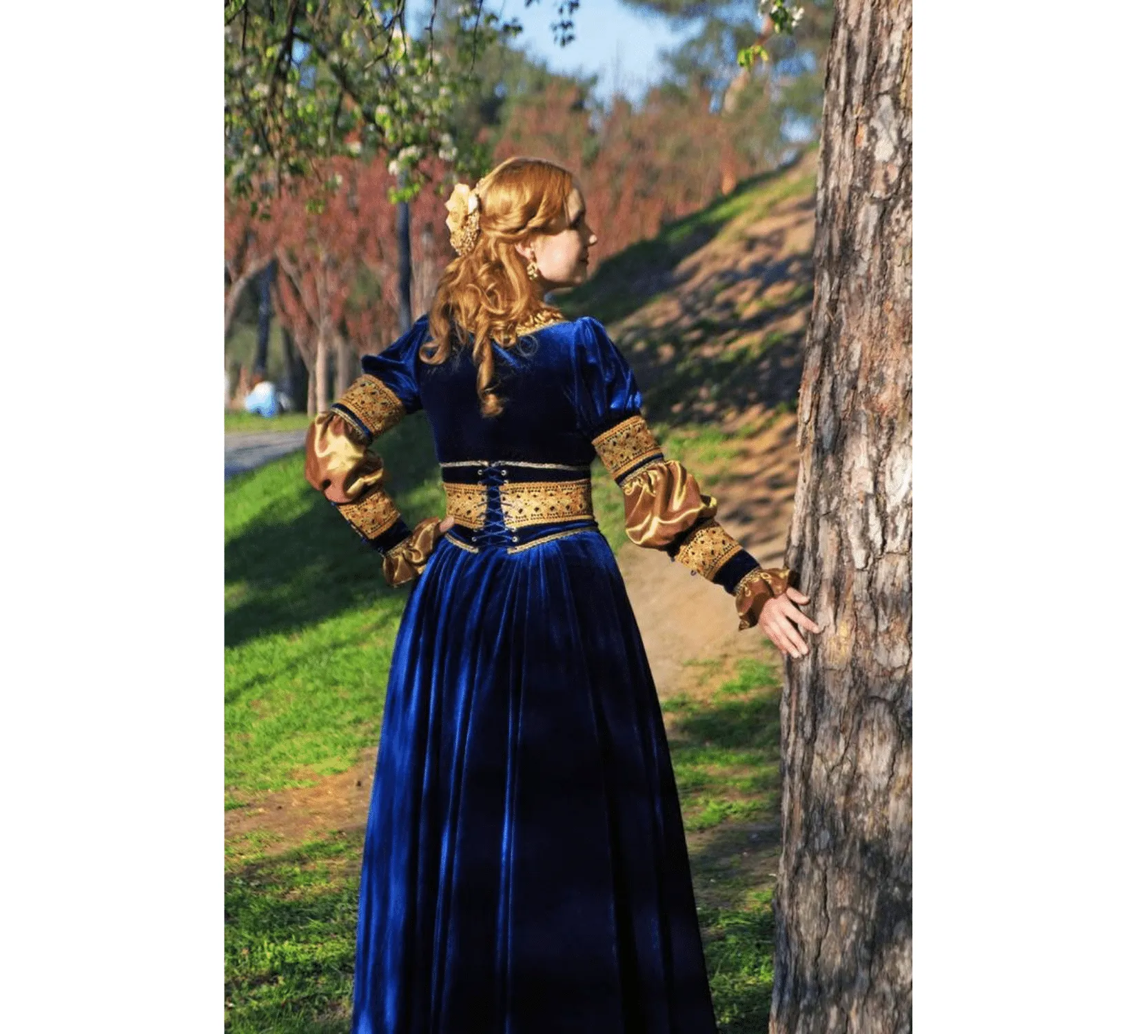 Blue velvet Renaissance dress, Italy medieval wedding gown