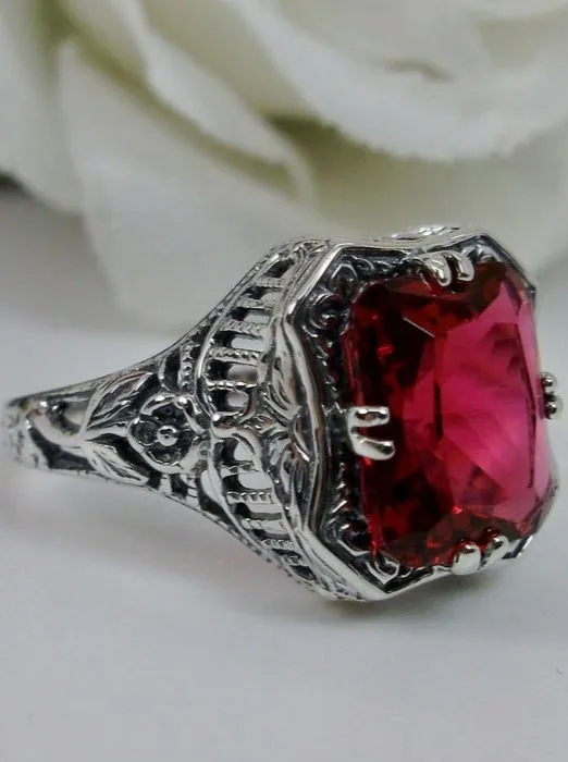 D148, Lovely Rectangle Ring, Natural or Simulated Gem, Edwardian Jewelry #D148