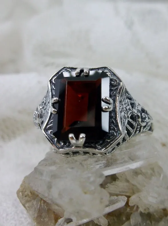 D148, Lovely Rectangle Ring, Natural or Simulated Gem, Edwardian Jewelry #D148