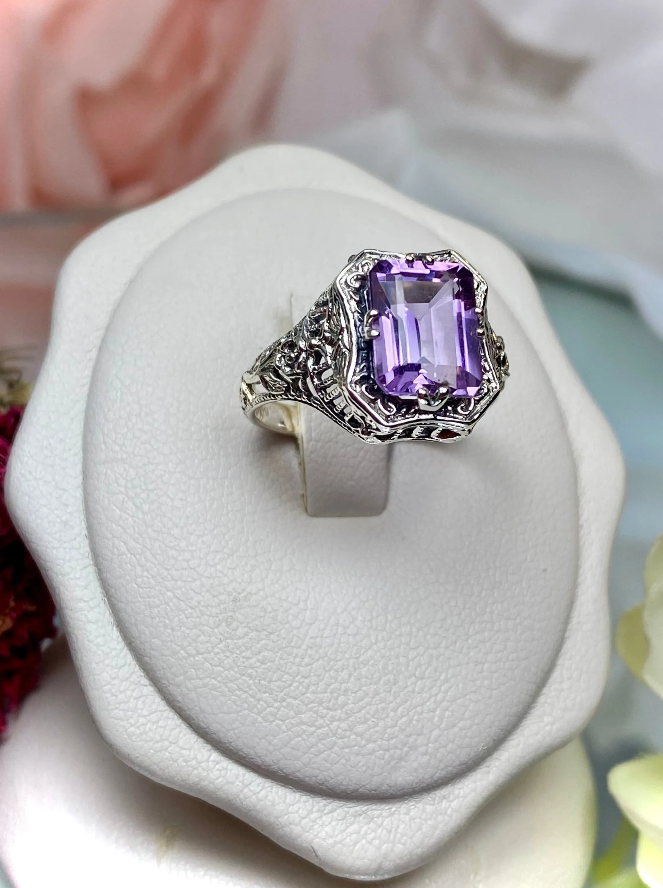 D148, Lovely Rectangle Ring, Natural or Simulated Gem, Edwardian Jewelry #D148
