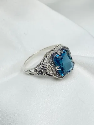 D148, Lovely Rectangle Ring, Natural or Simulated Gem, Edwardian Jewelry #D148