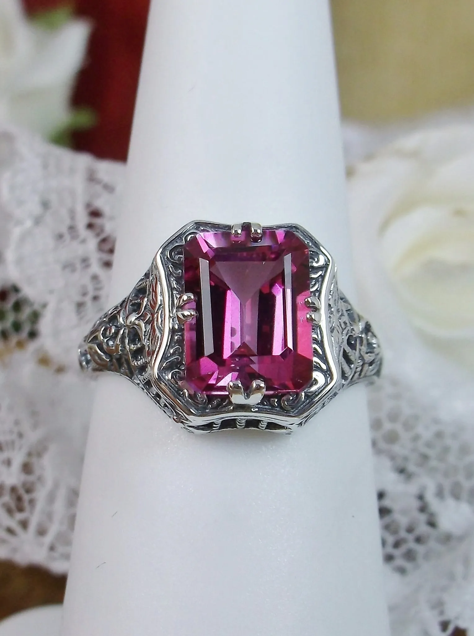D148, Lovely Rectangle Ring, Natural or Simulated Gem, Edwardian Jewelry #D148