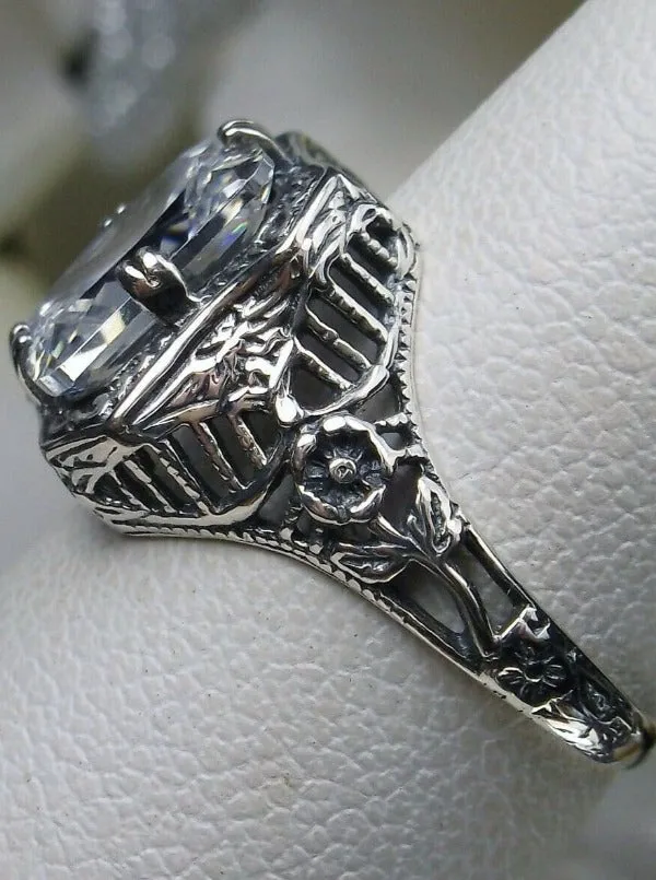 D148, Lovely Rectangle Ring, Natural or Simulated Gem, Edwardian Jewelry #D148