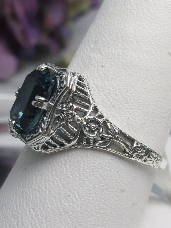 D148, Lovely Rectangle Ring, Natural or Simulated Gem, Edwardian Jewelry #D148