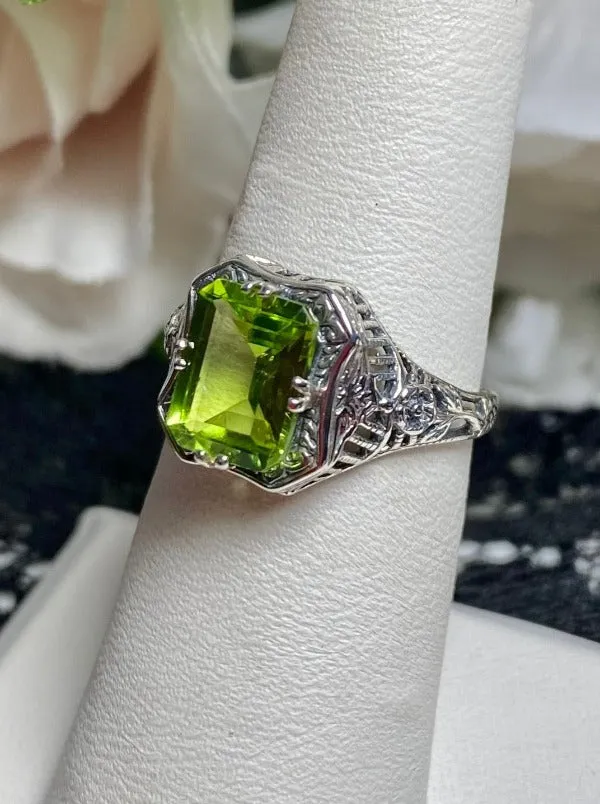 D148, Lovely Rectangle Ring, Natural or Simulated Gem, Edwardian Jewelry #D148
