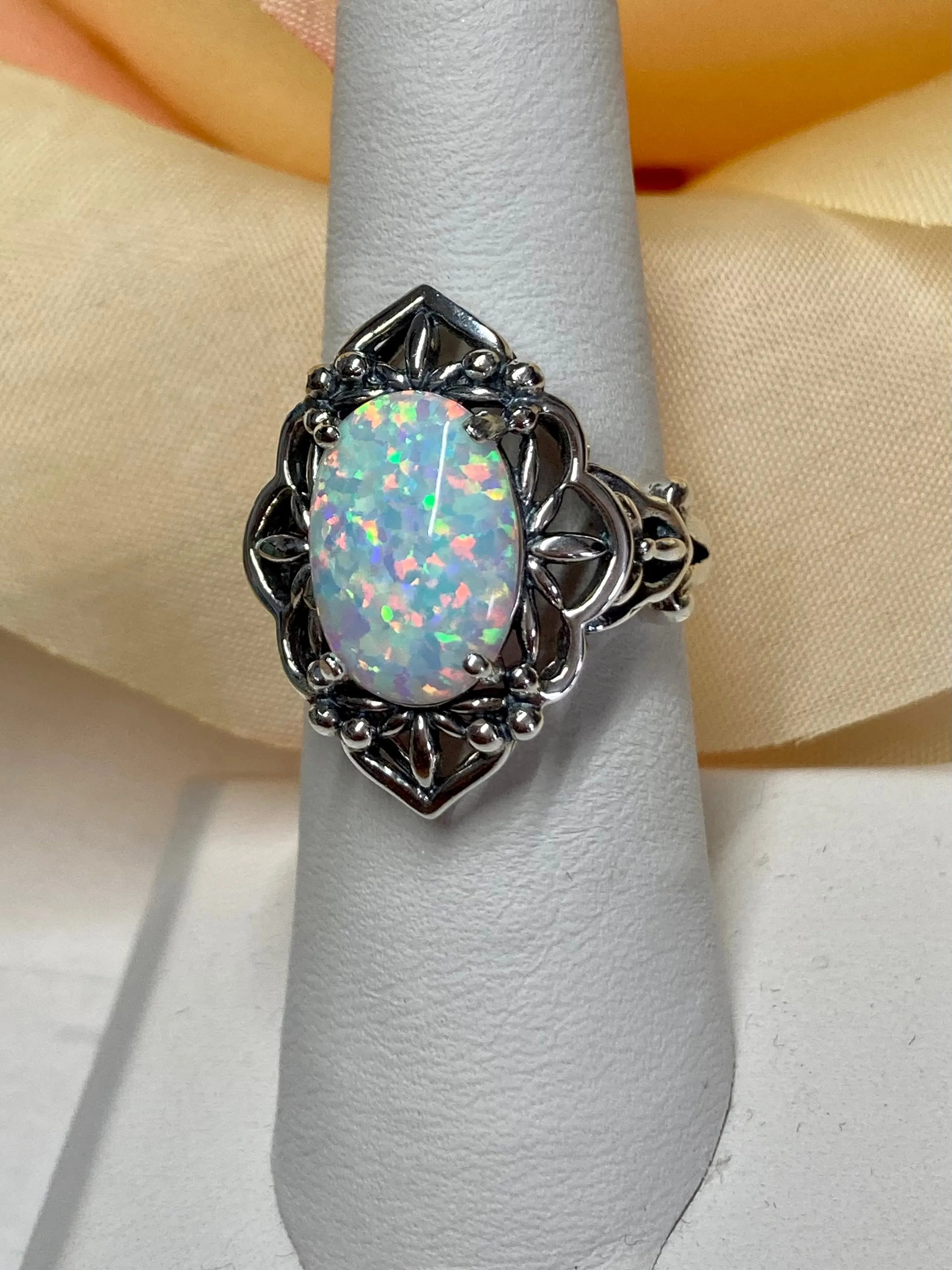 D98, Oval Mesh Ring, Gothic Filigree Ring - Vintage Jewelry Ring D98