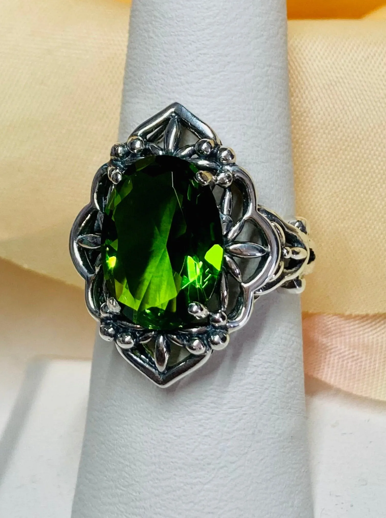 D98, Oval Mesh Ring, Gothic Filigree Ring - Vintage Jewelry Ring D98