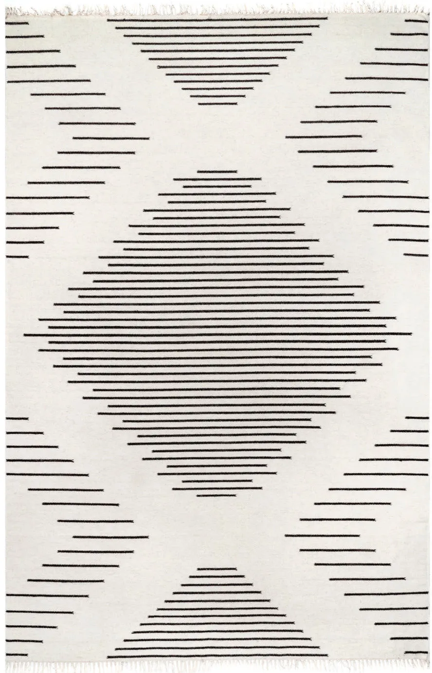 DELORA BOHEMIAN WOOL BLEND TASSELED AREA RUG 