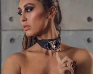 Distinguished Vertebrae O Ring Metal and Leather Choker