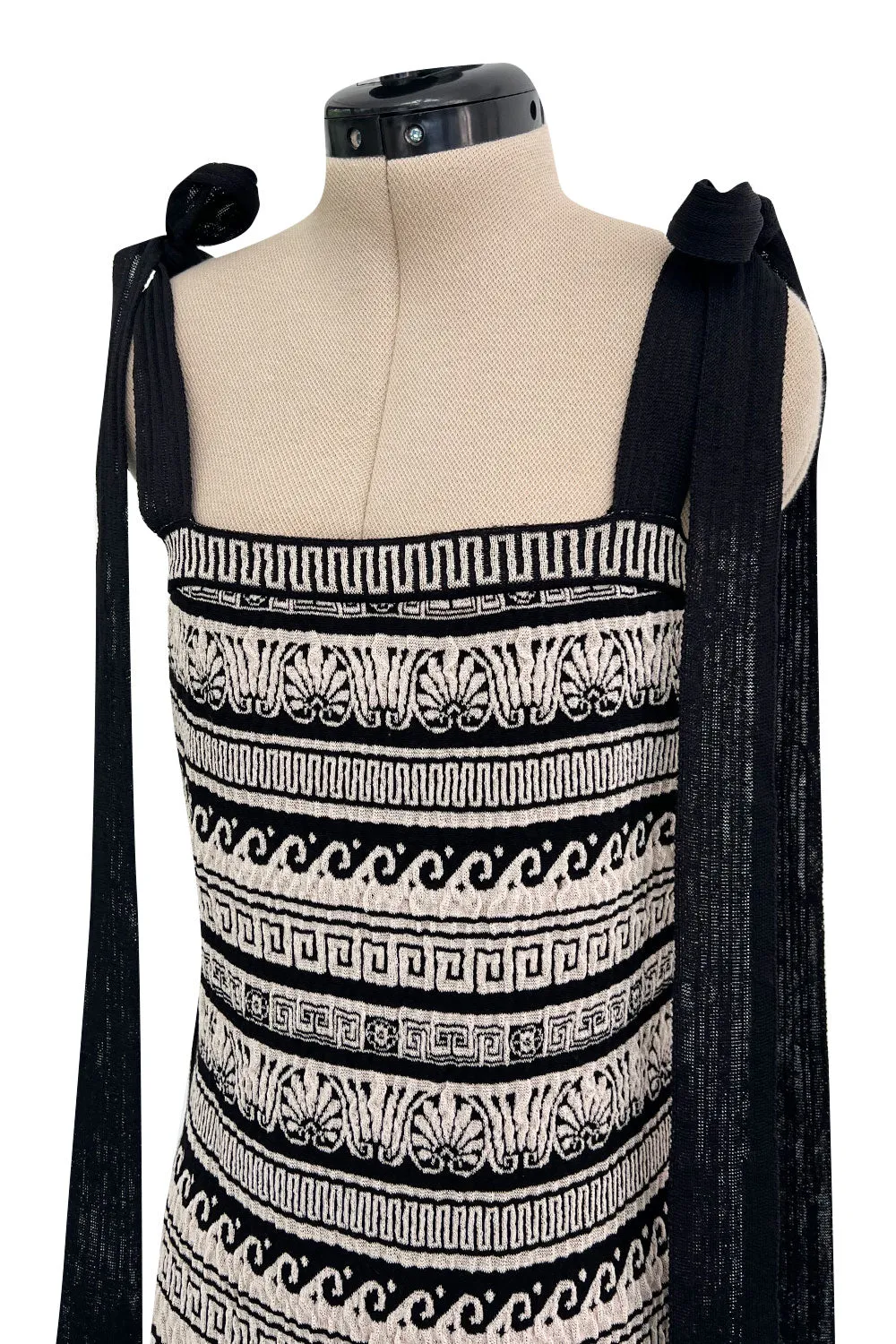 Easy to Wear Cruise 2018 Chanel by Karl Lagerfeld Look 13 Knit Sheath Dress w Tie Shoulders