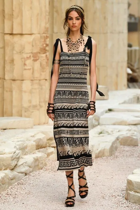 Easy to Wear Cruise 2018 Chanel by Karl Lagerfeld Look 13 Knit Sheath Dress w Tie Shoulders