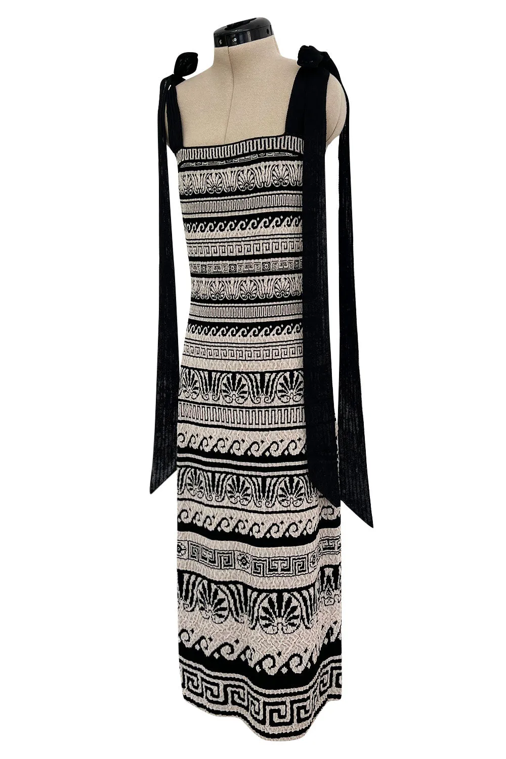 Easy to Wear Cruise 2018 Chanel by Karl Lagerfeld Look 13 Knit Sheath Dress w Tie Shoulders