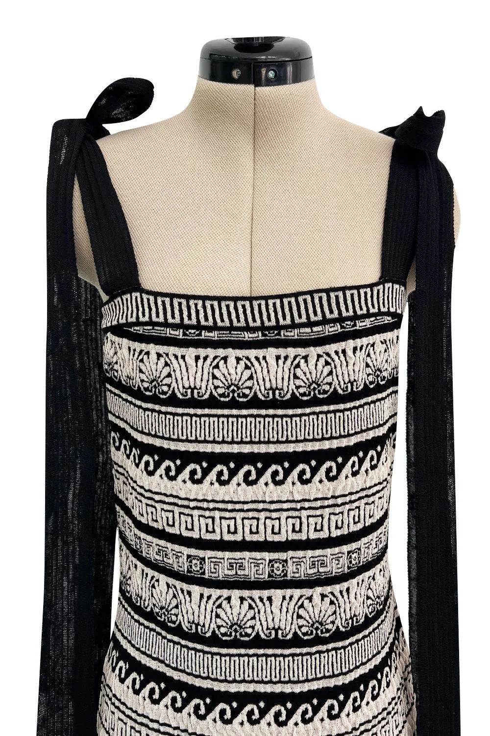 Easy to Wear Cruise 2018 Chanel by Karl Lagerfeld Look 13 Knit Sheath Dress w Tie Shoulders