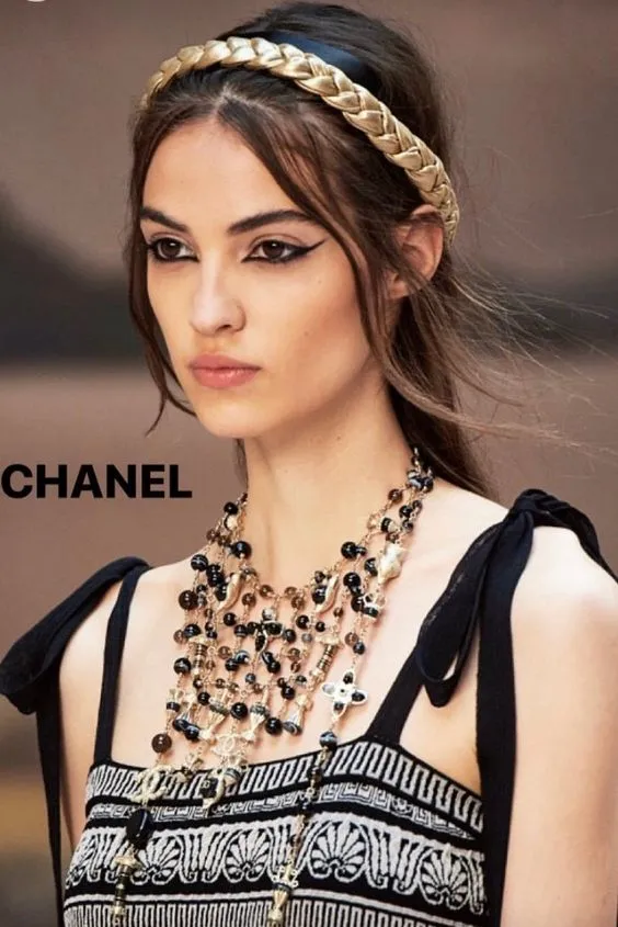 Easy to Wear Cruise 2018 Chanel by Karl Lagerfeld Look 13 Knit Sheath Dress w Tie Shoulders