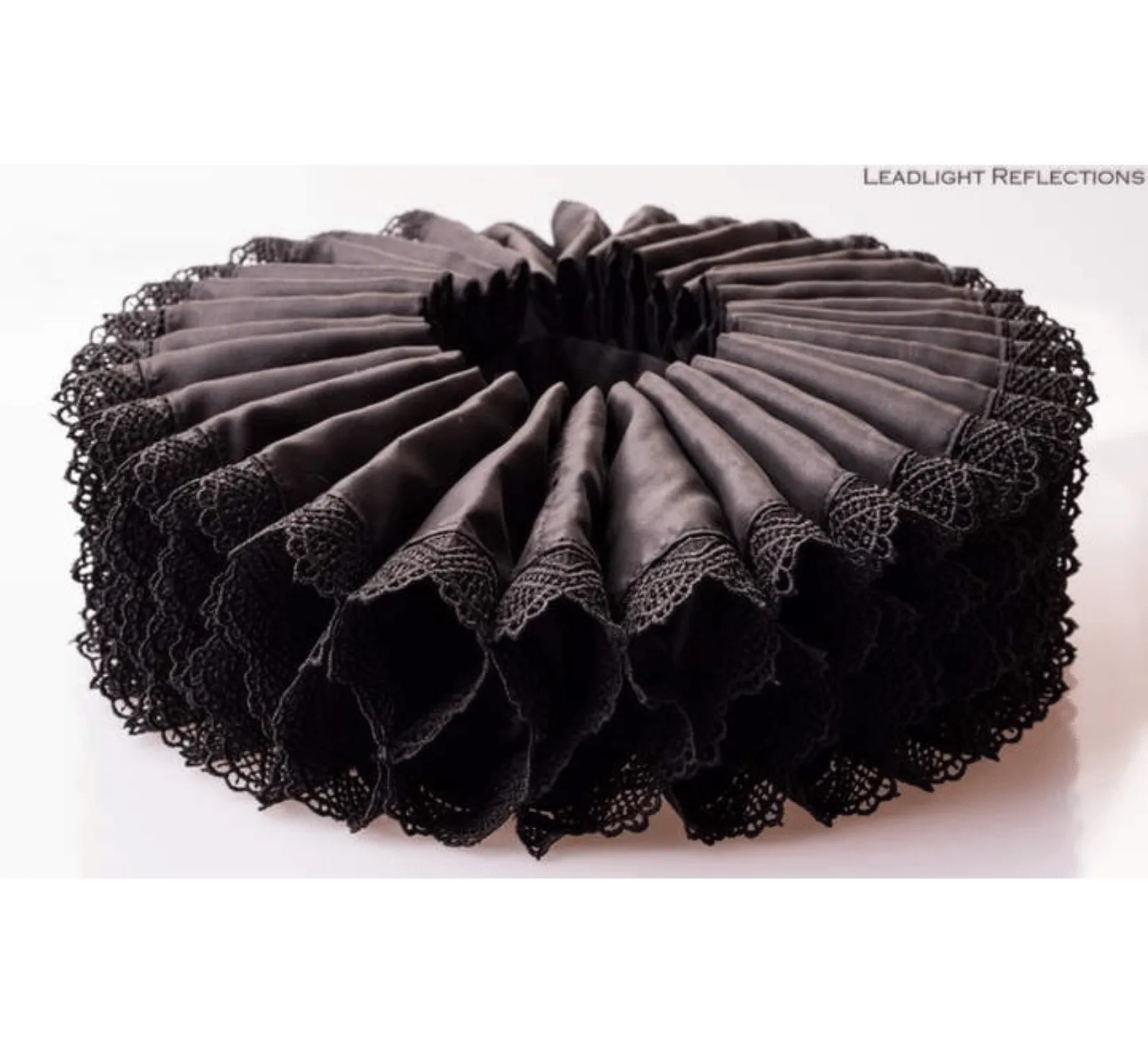 Elizabethan neck ruff