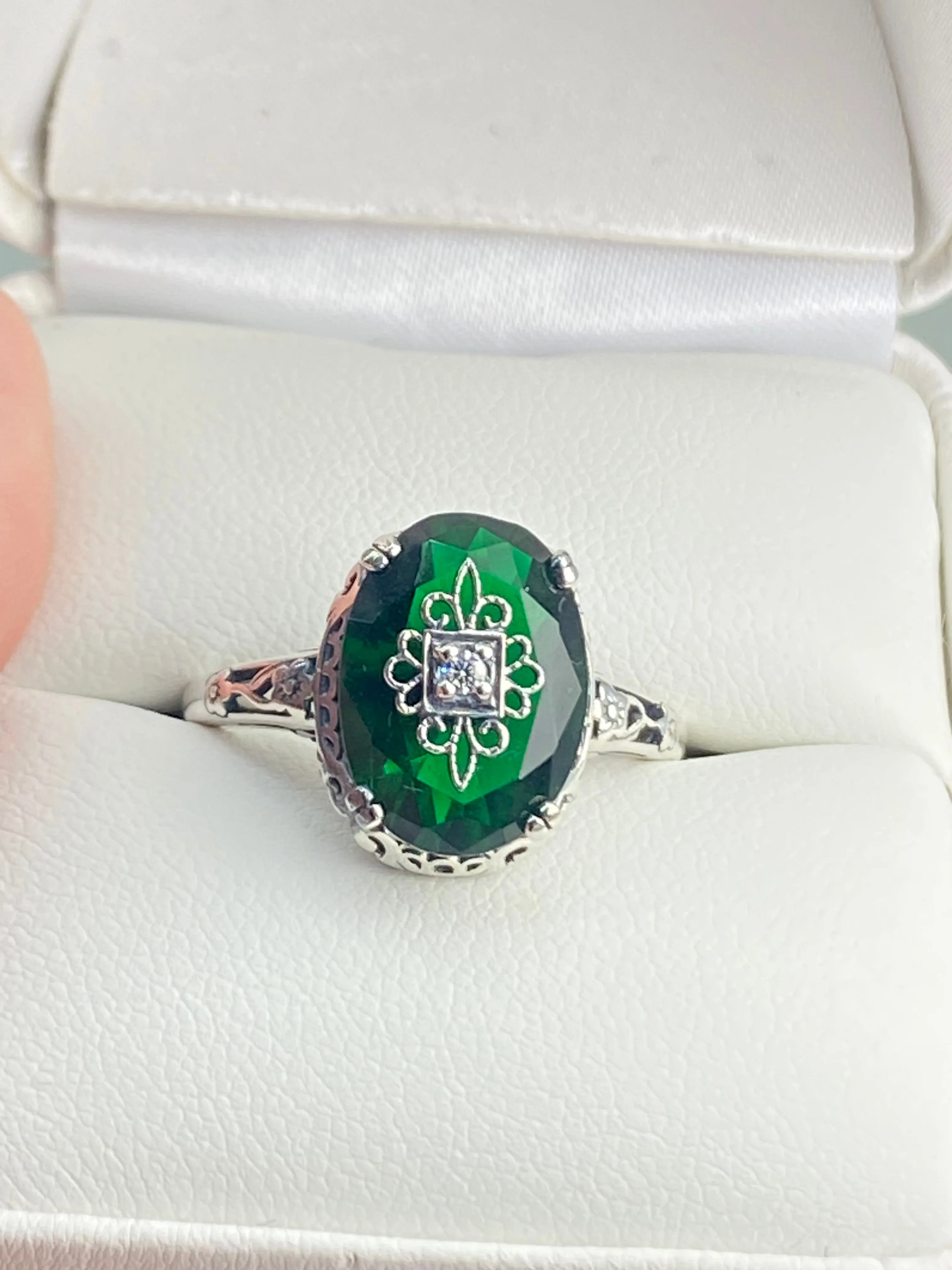 Emerald Green Ring, Sterling Silver Embellishment, Edwardian Jewelry #D70e
