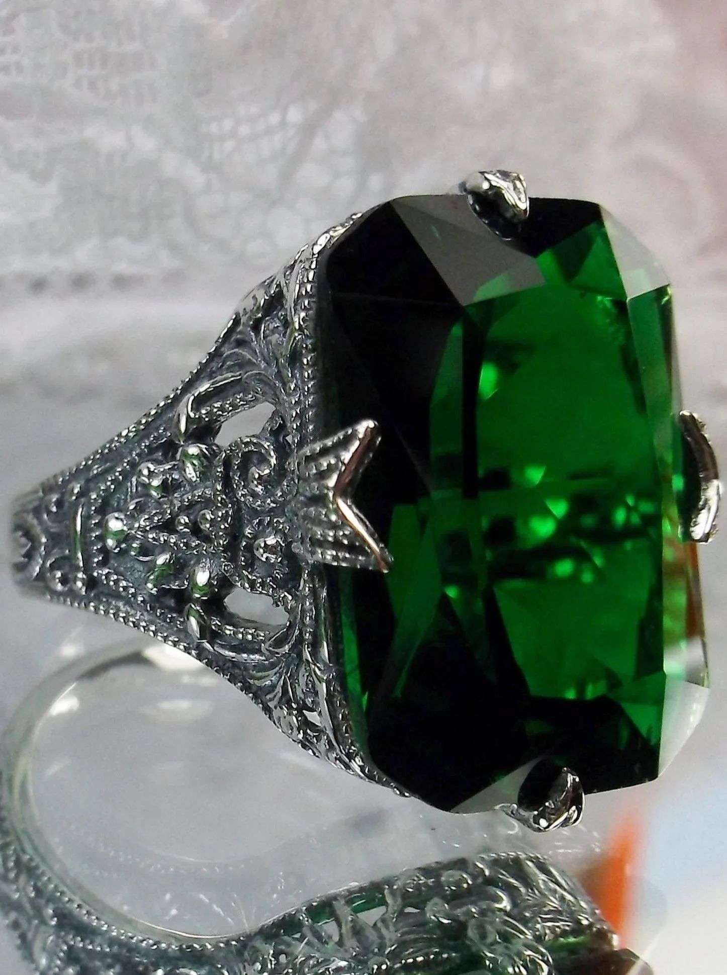 Emerald Green Ring, Vintage Jewelry #D202