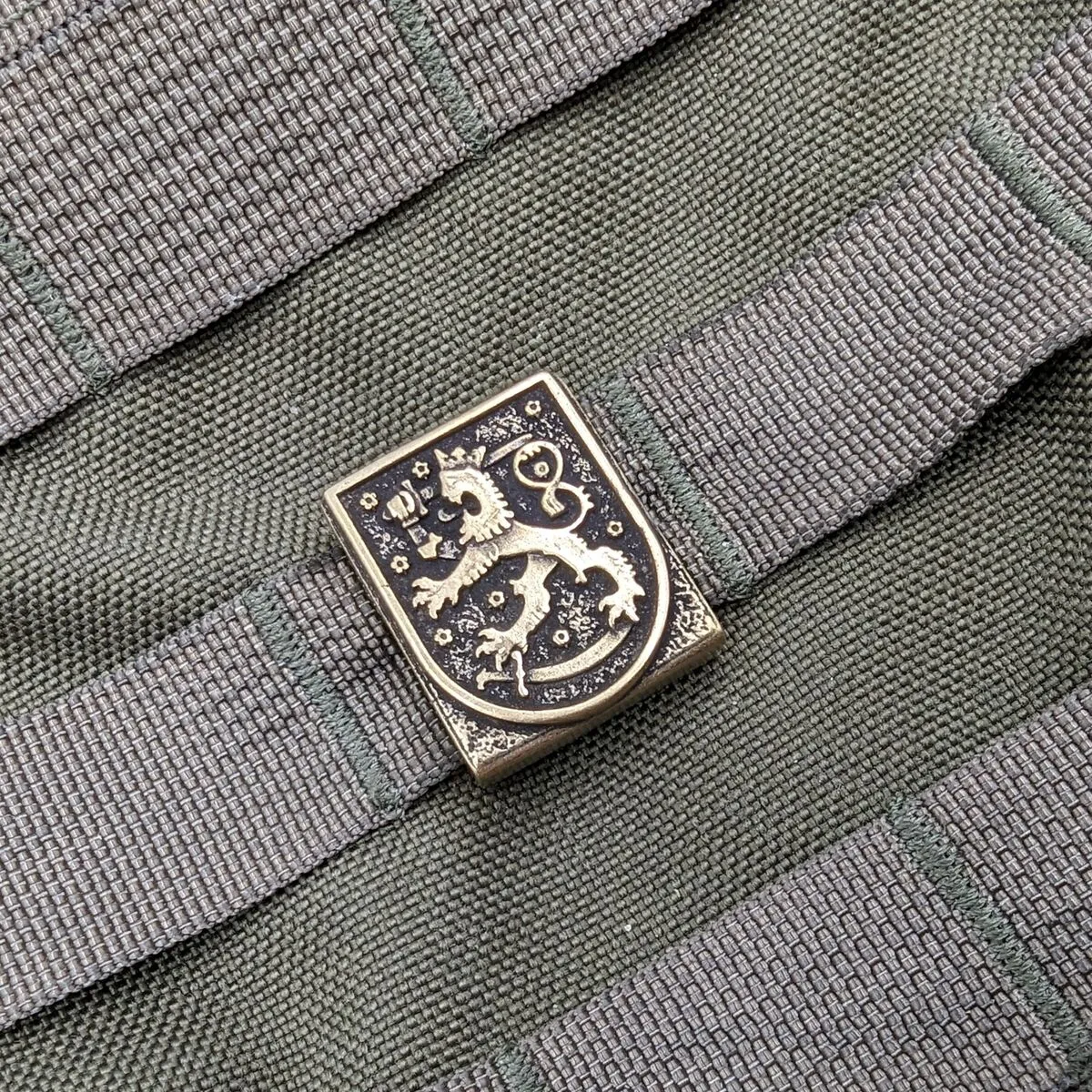 Finnish Coat of Arms Molle clip