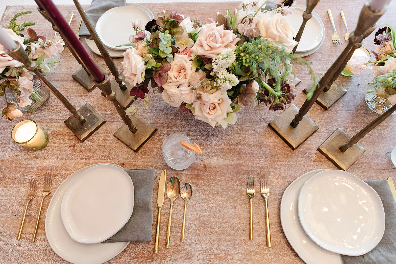 G'old Hollywood Footed Vased Centerpiece