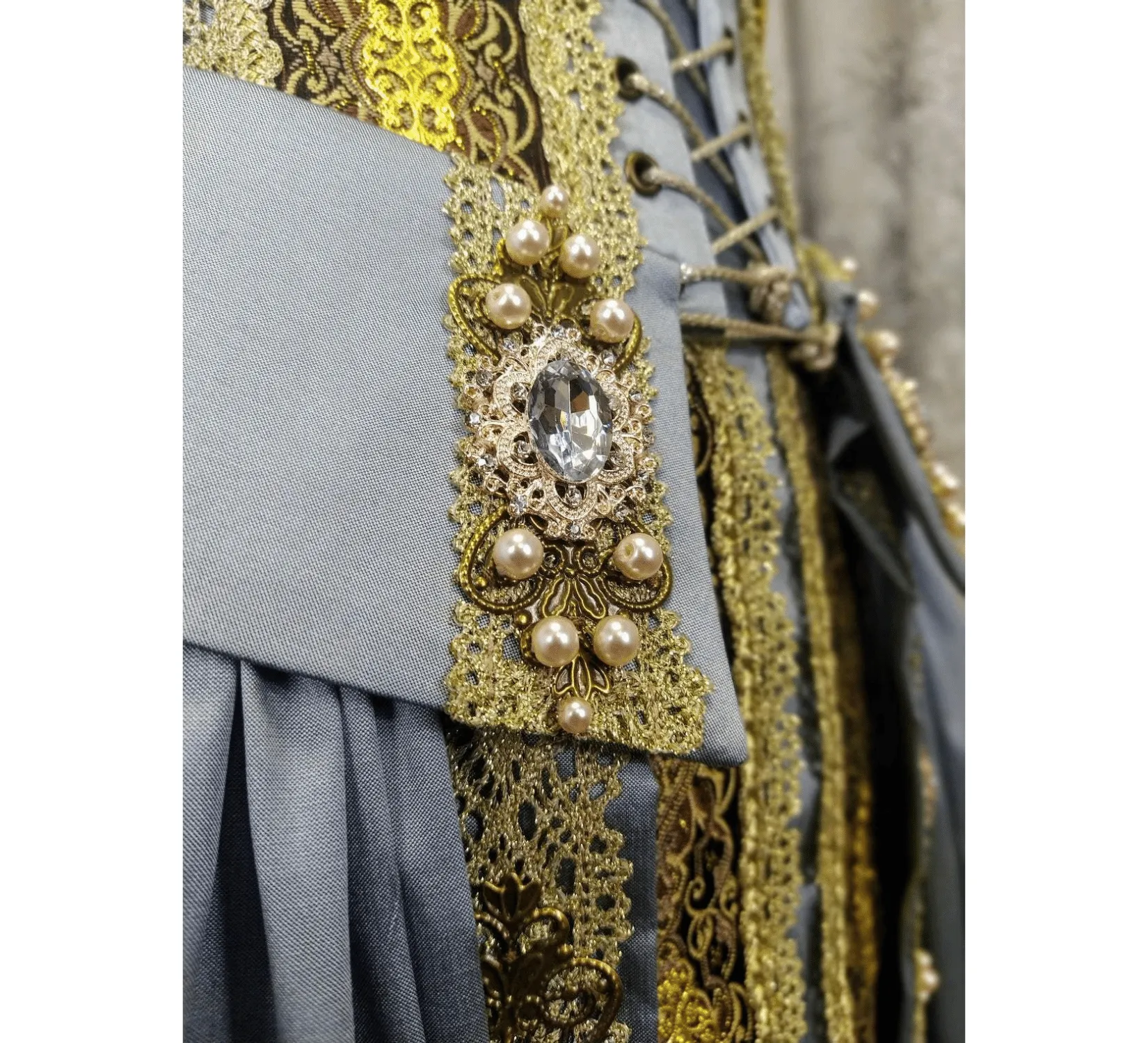 Italian renaissance courtesan dress inspired by Dangerous Beauty