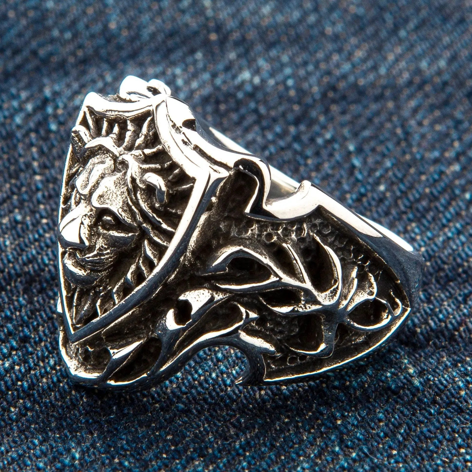 Knight Shield Lion Sterling Silver Men's Ring