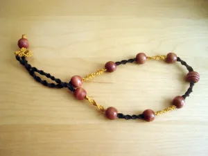 Macramé Retro Necklace with Red Wooden Beads