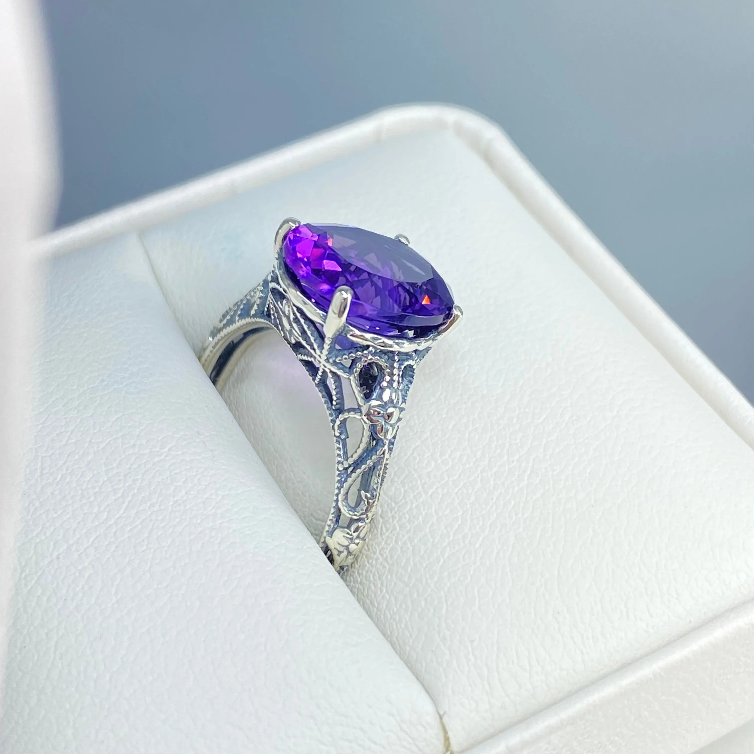 Natural Amethyst Ring, Medieval Floral Filigree, Oval Gem, Vintage Jewelry, D173