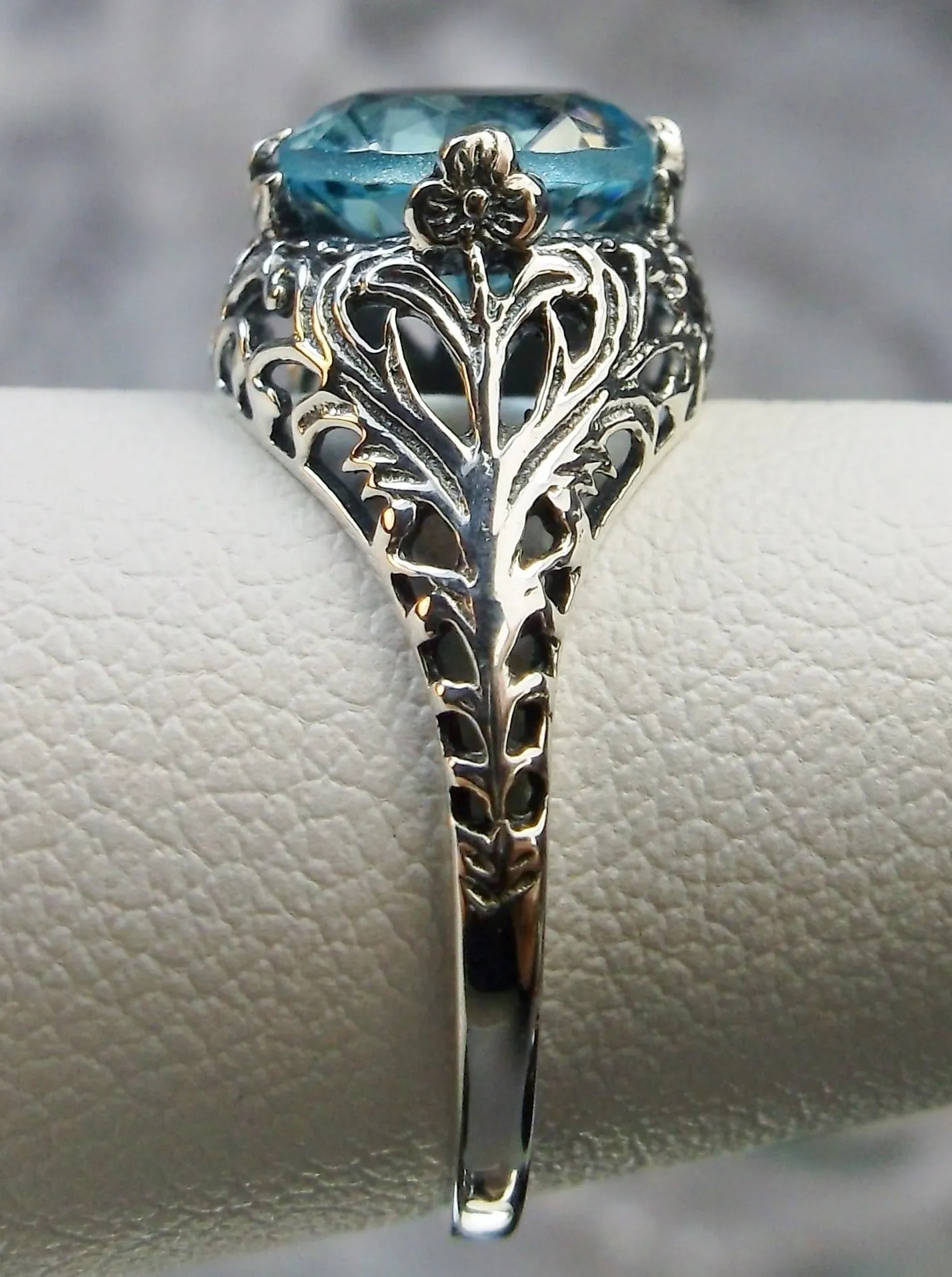 Natural Sky Blue Topaz Ring, Victorian Jewelry #D198