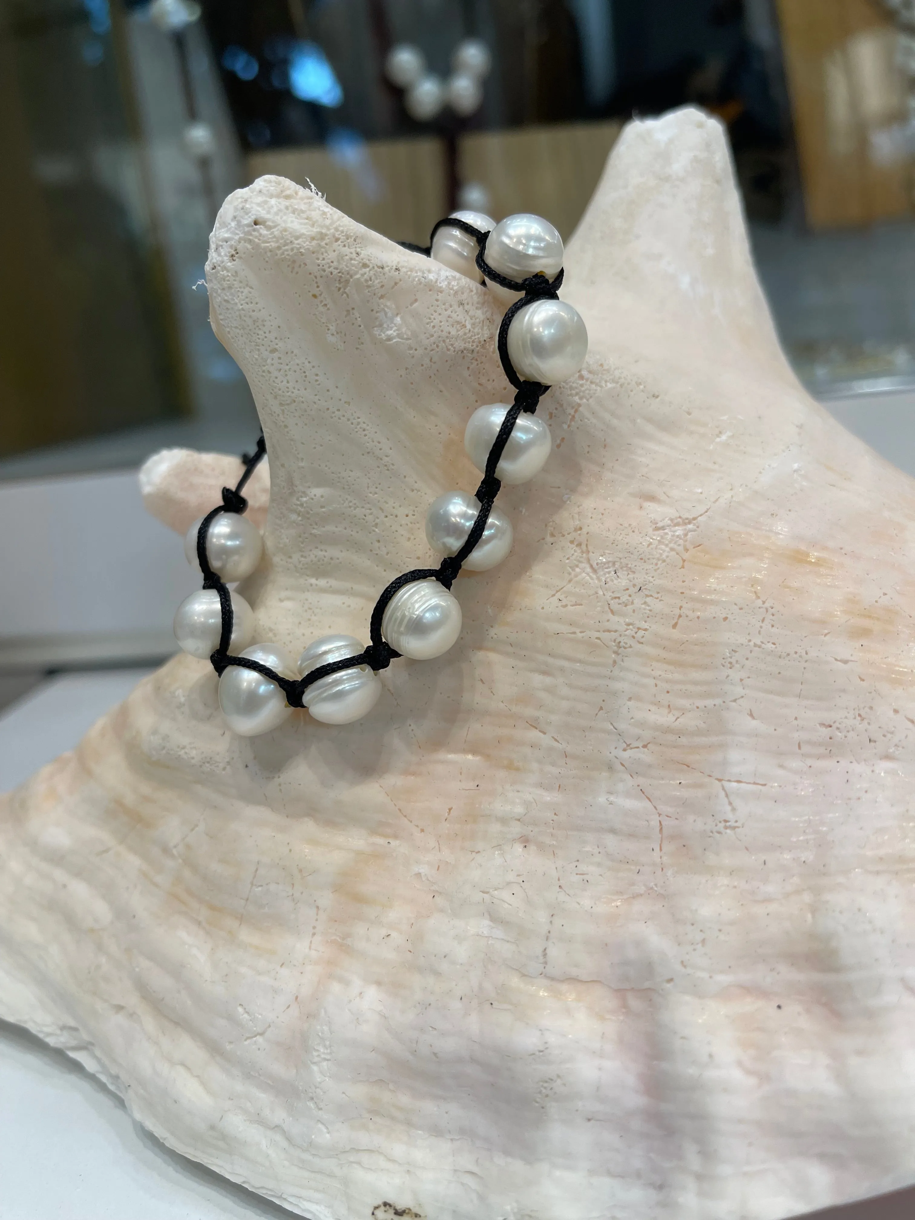 "Macrame Pearl Bliss" Bracelet - Adjustable Silk