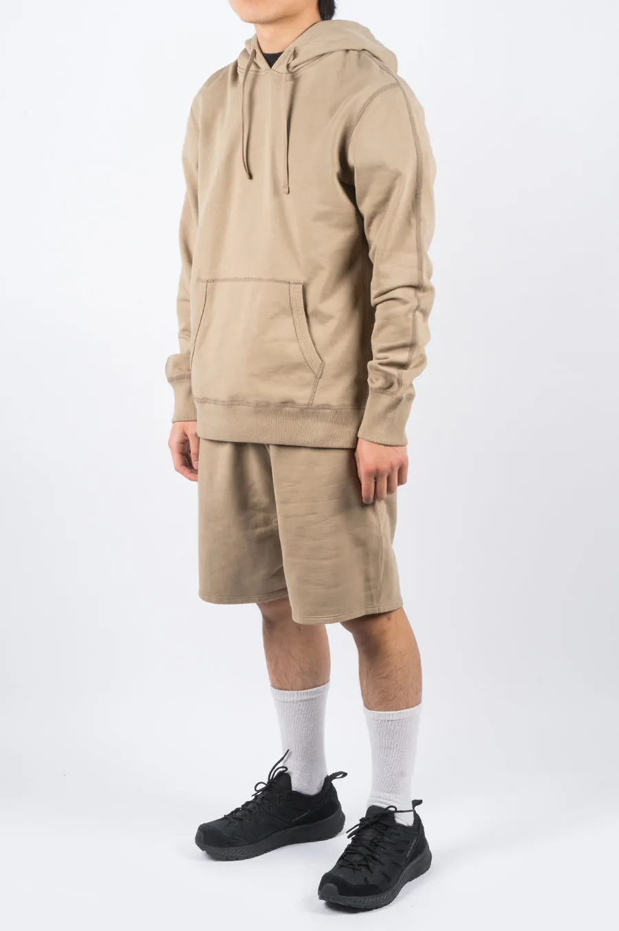REIGNING CHAMP SWEATSHORT KHAKI