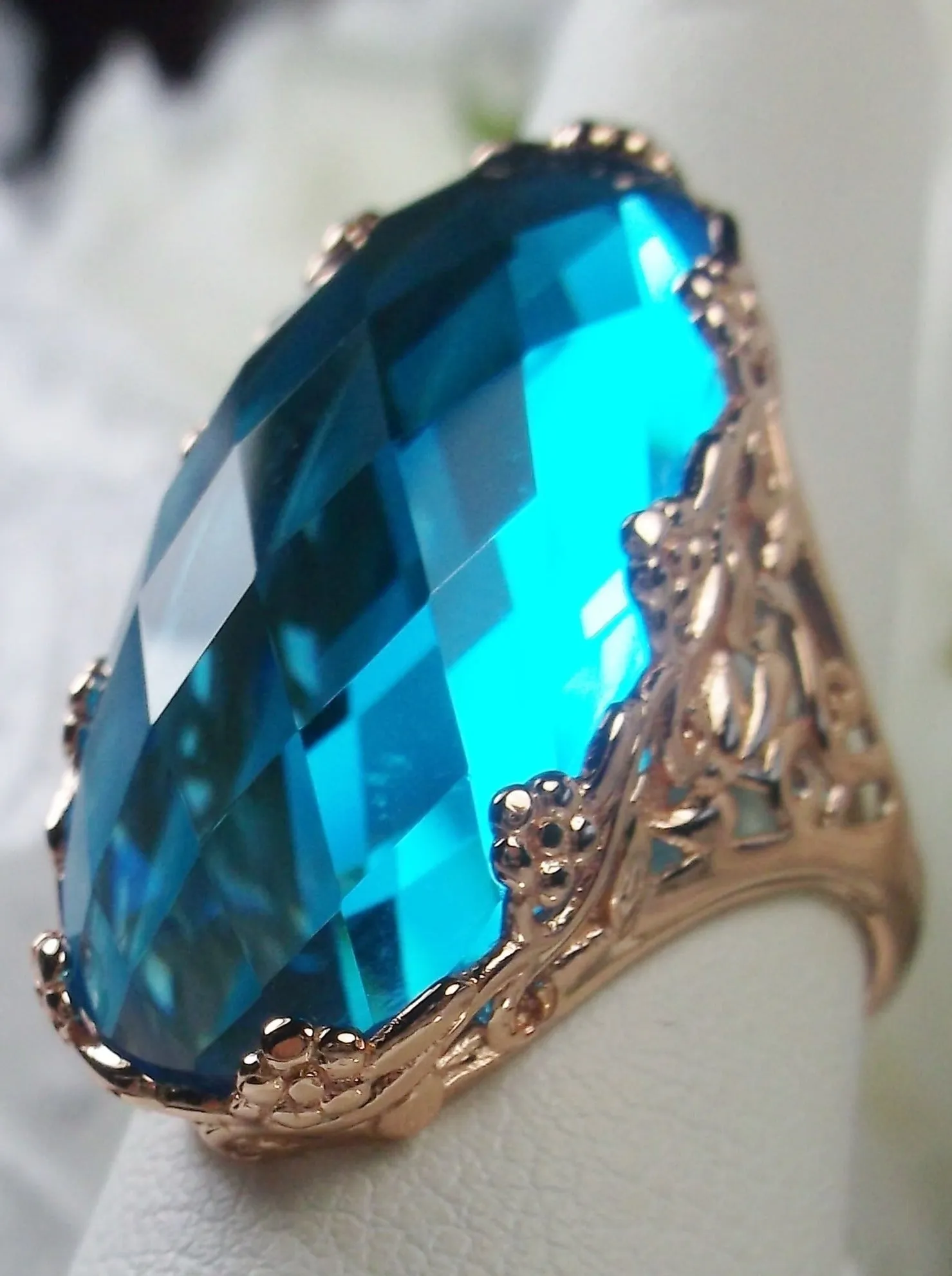 Swiss Blue Topaz Ring, Rose Gold plated Sterling Silver, Large Oval gem, Vintage Jewelry #D97