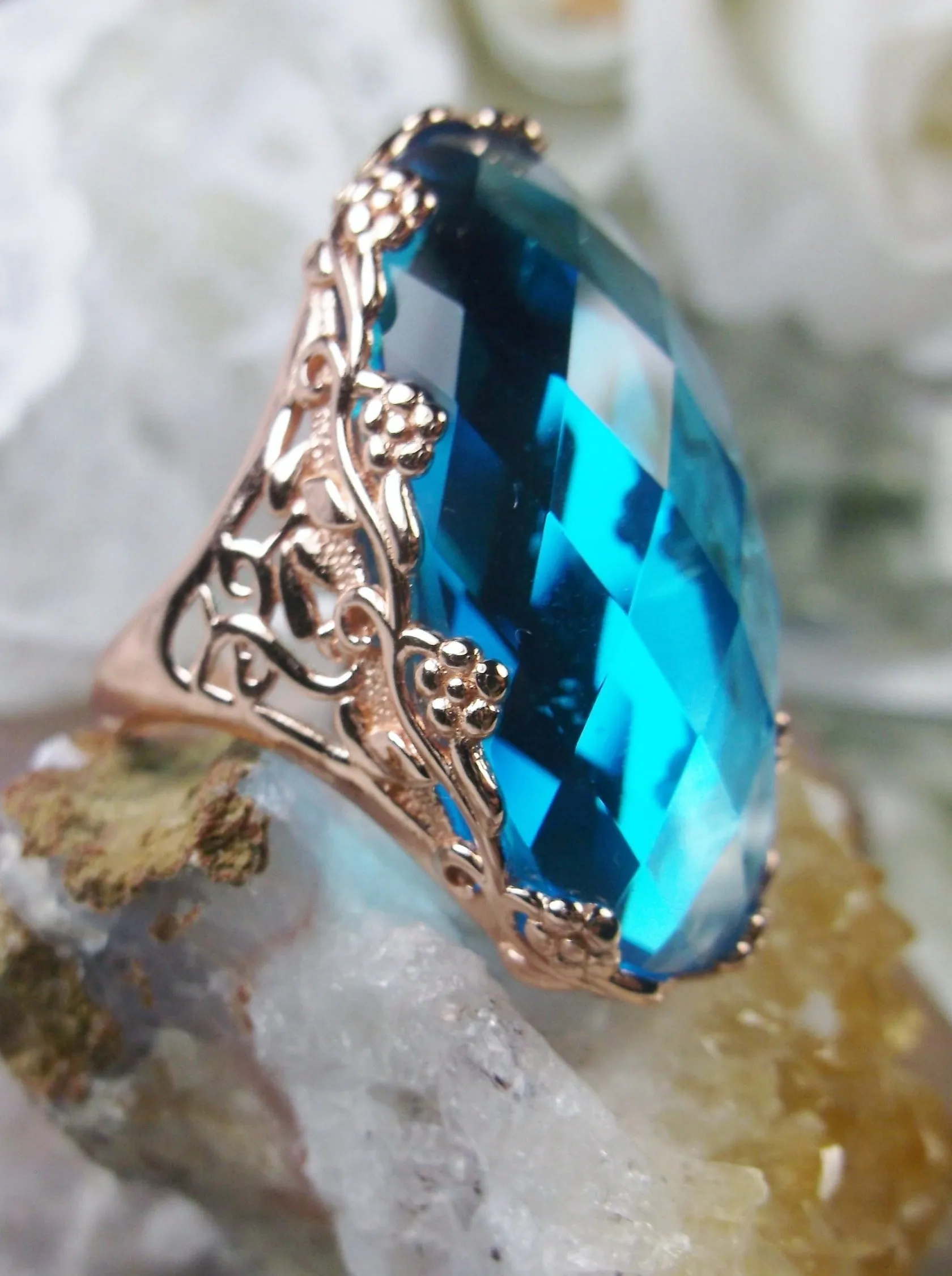 Swiss Blue Topaz Ring, Rose Gold plated Sterling Silver, Large Oval gem, Vintage Jewelry #D97