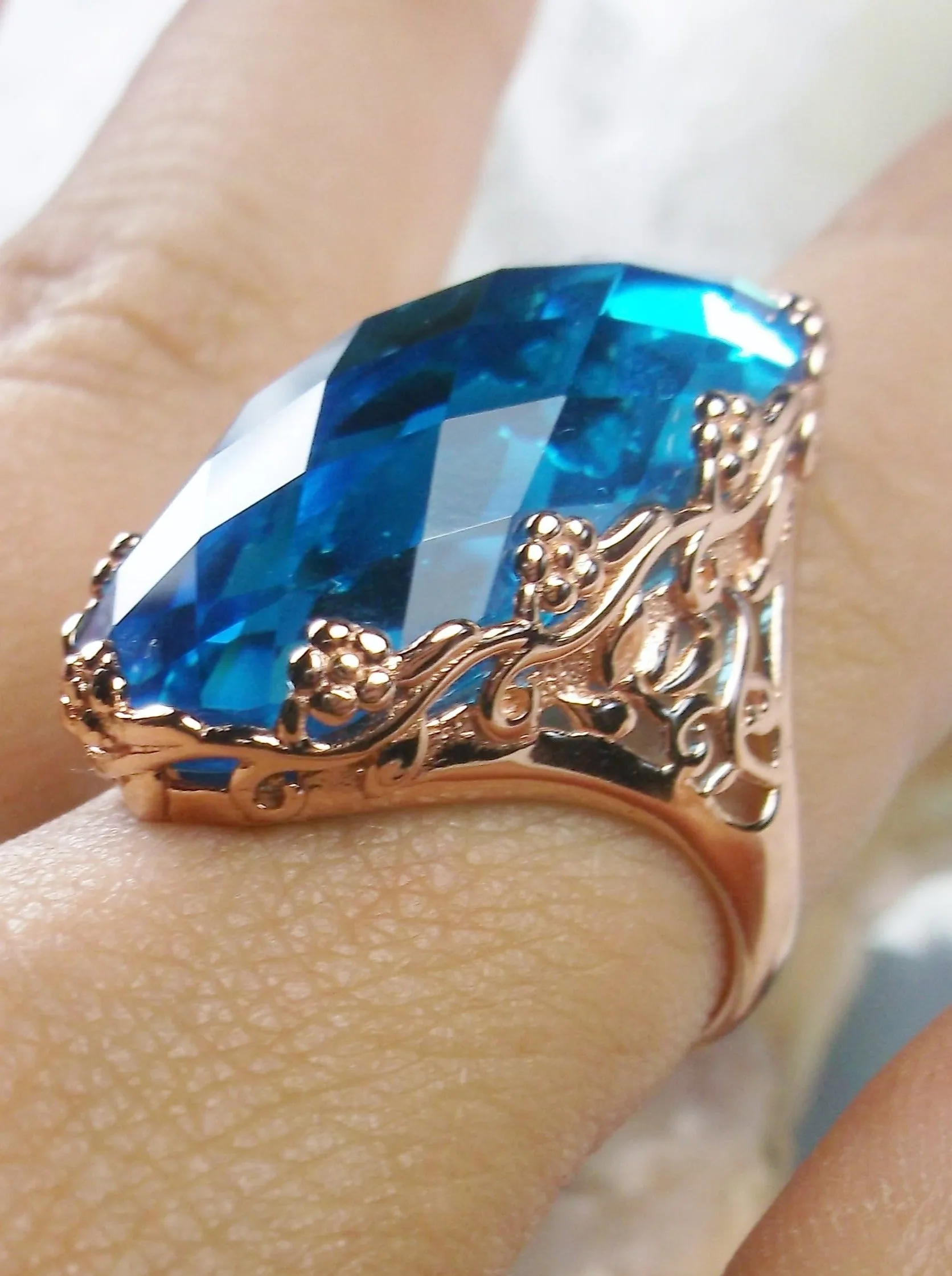 Swiss Blue Topaz Ring, Rose Gold plated Sterling Silver, Large Oval gem, Vintage Jewelry #D97