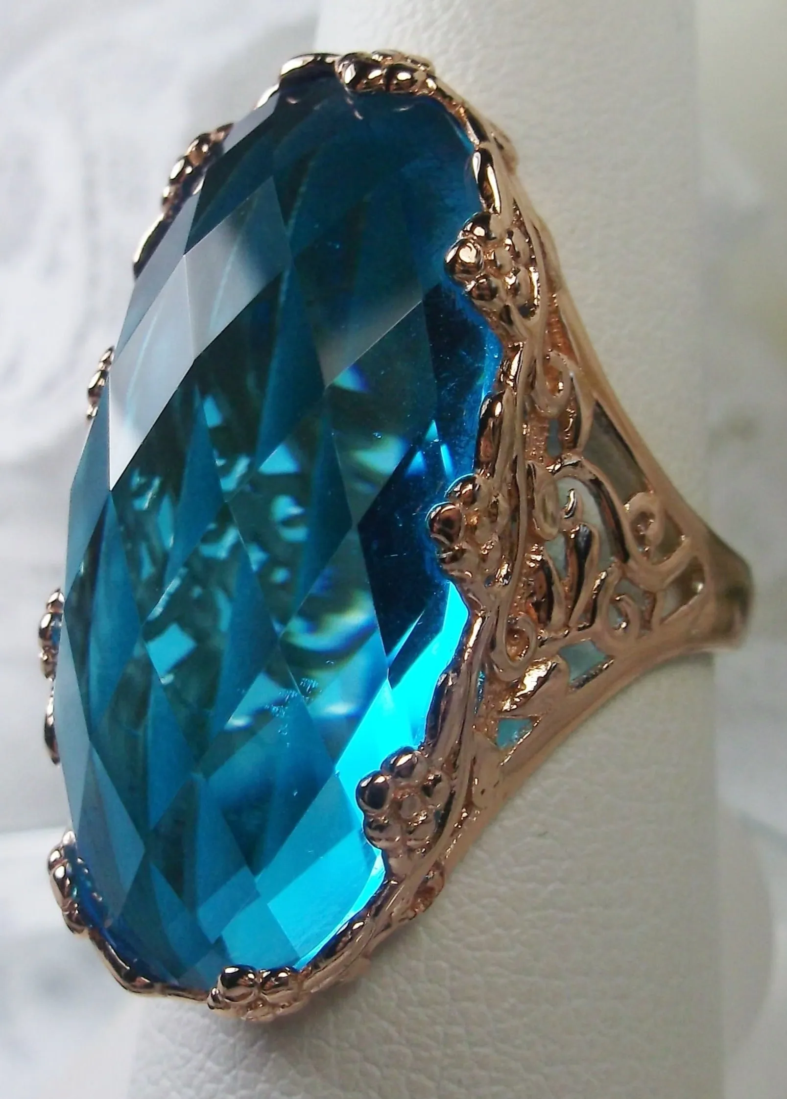 Swiss Blue Topaz Ring, Rose Gold plated Sterling Silver, Large Oval gem, Vintage Jewelry #D97