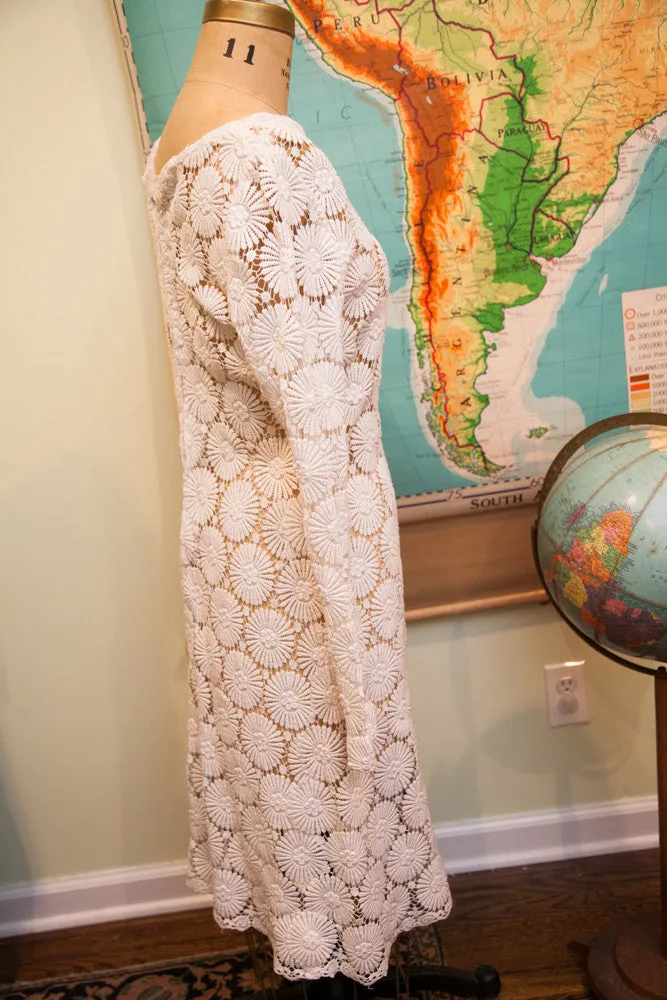 Vintage 60s Crocheted Lace Wedding Dress // Size 8 - 10 // Bohemian Wedding