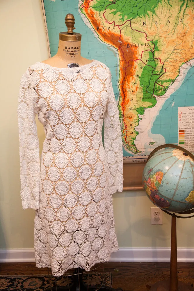 Vintage 60s Crocheted Lace Wedding Dress // Size 8 - 10 // Bohemian Wedding