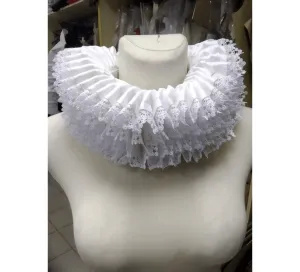 White Elizabethan neck ruff
